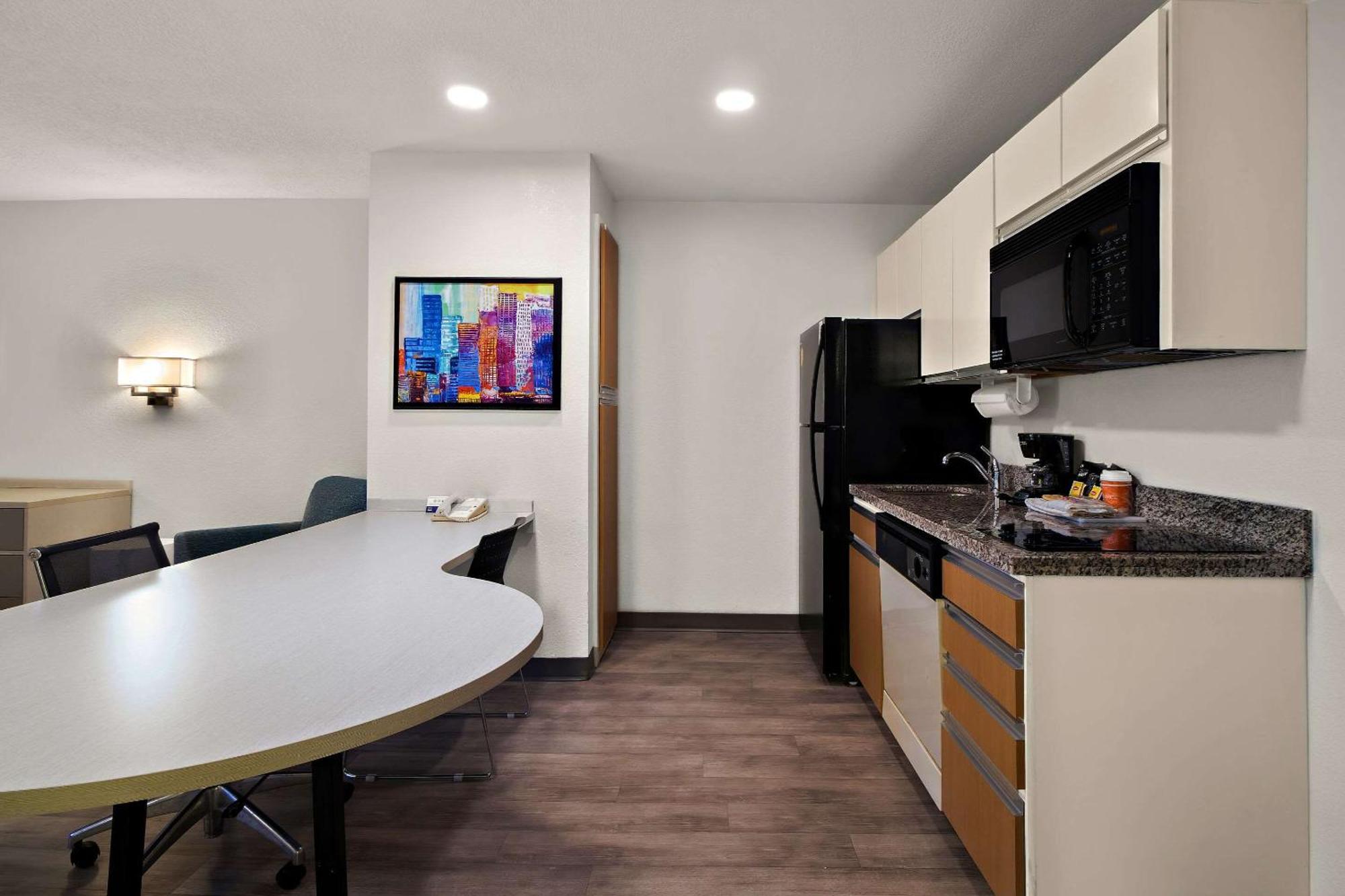 Mainstay Suites Salt Lake City Fort Union Мидвейл Экстерьер фото