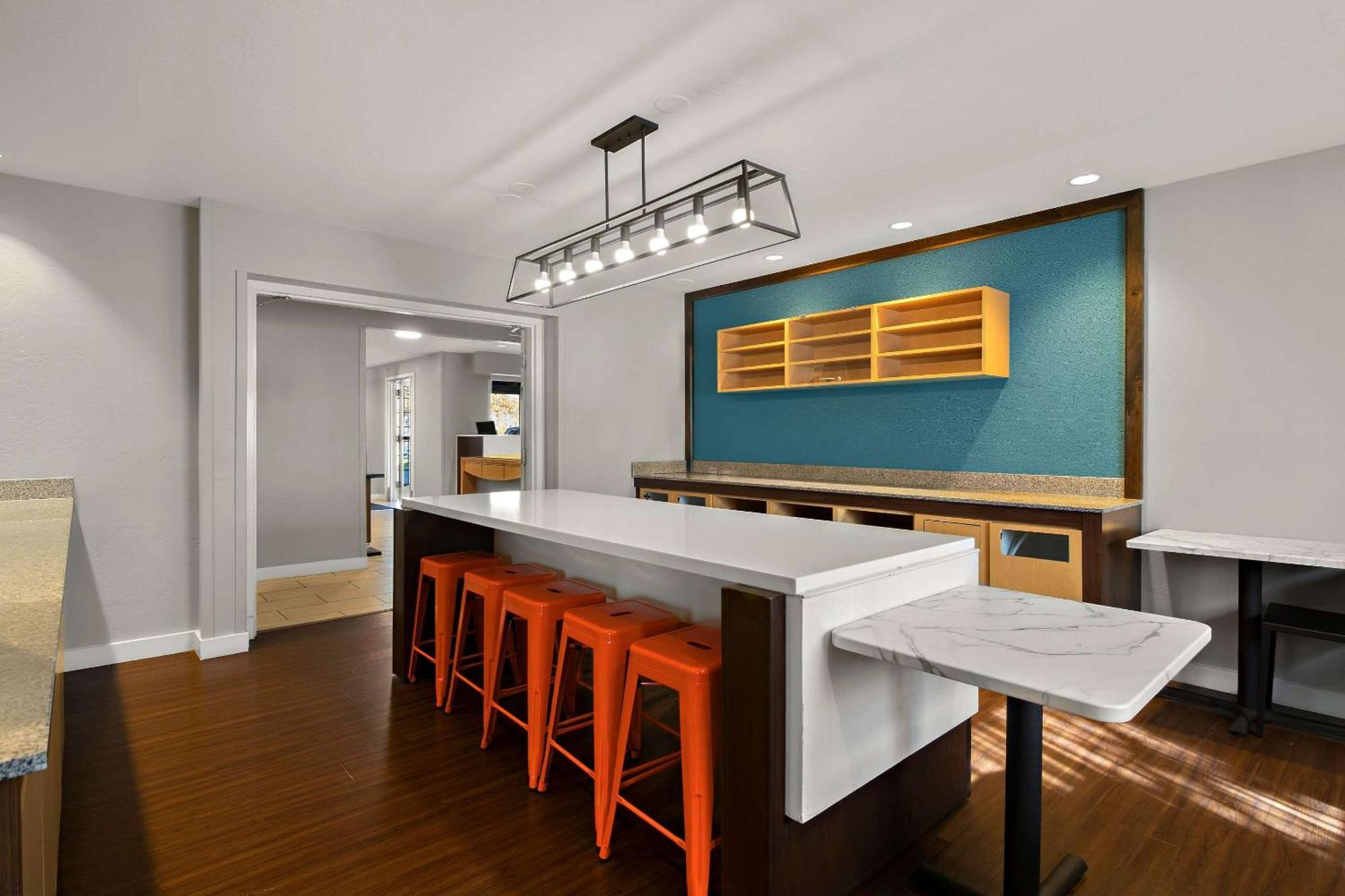 Mainstay Suites Salt Lake City Fort Union Мидвейл Экстерьер фото