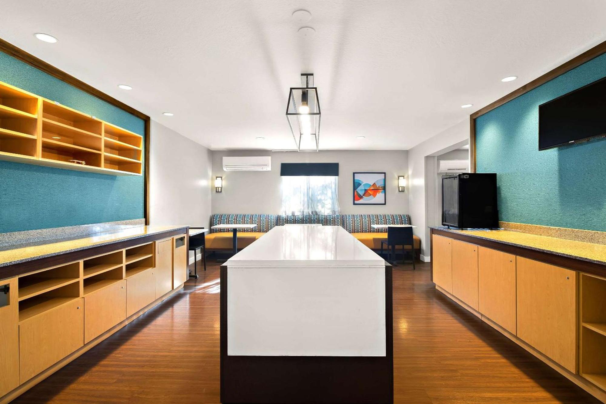 Mainstay Suites Salt Lake City Fort Union Мидвейл Экстерьер фото