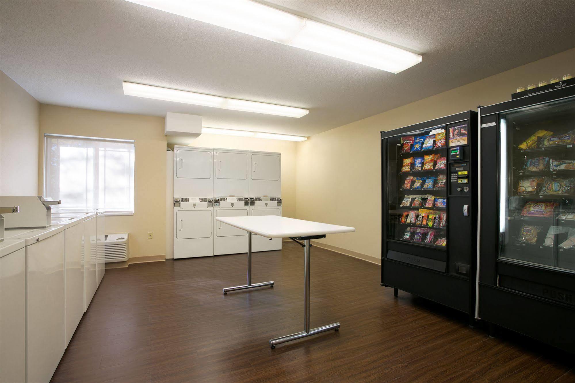 Mainstay Suites Salt Lake City Fort Union Мидвейл Экстерьер фото